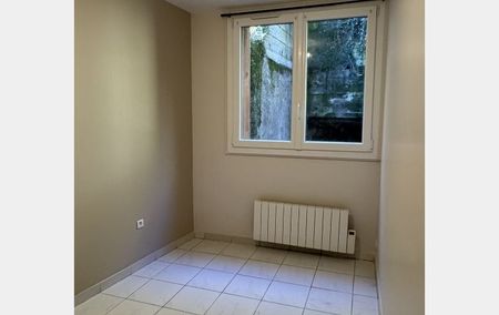 Location Appartement P4 En centre-ville rénové(e) Thiers - Photo 5