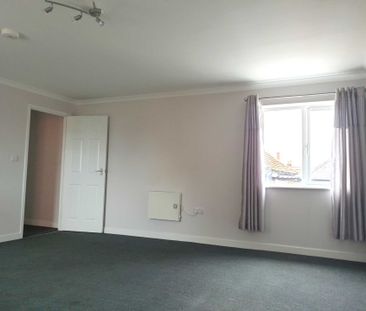 High Street, Selsey - Photo 1