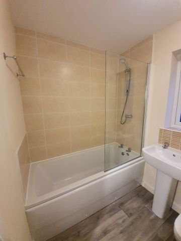 2 Bed Semi-Detached House, Electric Way, B11 - Photo 5