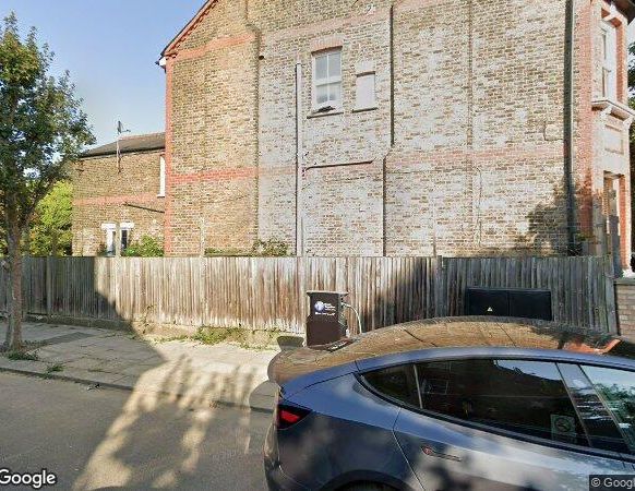 Studio Flat, Walm Lane, NW2 - Photo 1