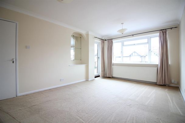 Penwerris Avenue, Isleworth - Photo 1