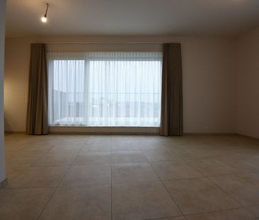 Nieuwbouwappartement met 1 slaapkamer, autostaanplaats en terras te... - Photo 1