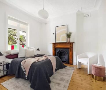 Two-bedroom semi in prime village location - Photo 5