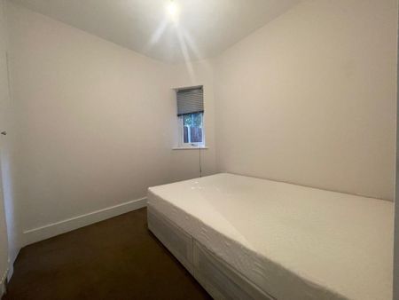 2 bedroom ground floor flat to rent - Photo 3