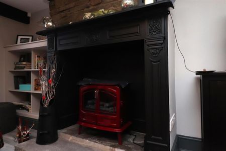 2 bedroom House To Let - Photo 5