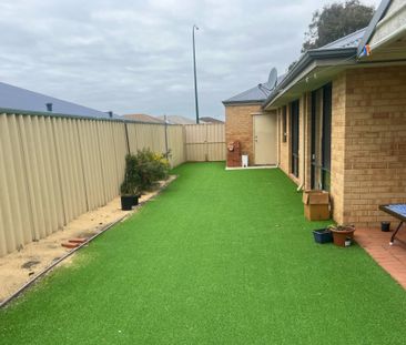 Perfect Family Living Opposite the Park ! - BREAK LEASE - Photo 5