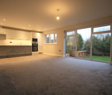 Outwood Road, Cheadle, SK8 3JL - Photo 5