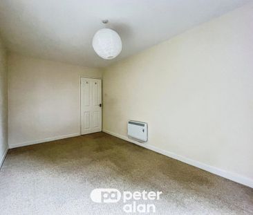 Llanishen Court, Llanishen - Photo 6