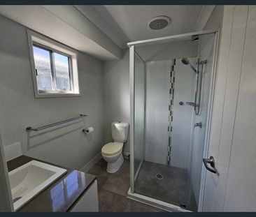 🏡 For Rent – Spacious 3 Bedroom Home with Double Garage & Media Roo... - Photo 6