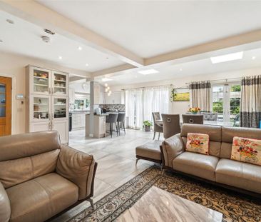 4 bedroom semi-detached house to rent - Photo 2