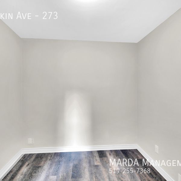 MODERN LIVING IN A NEWLY RENOVATED 2BEDROOM/1BATH UNIT+ UTILITIES - Photo 1