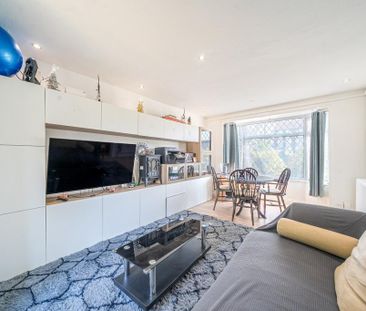 4 bedroom end of terrace house to rent - Photo 3