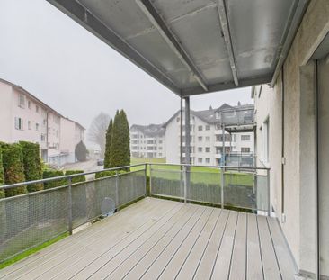 Modernly renovated 4.5-room apartment with terrace and Swedish stov... - Photo 4