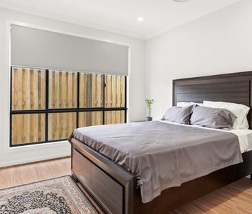 LUXURIOUS 4 BEDROOM HOME IN THE SEQUANA ESTATE! - Photo 6