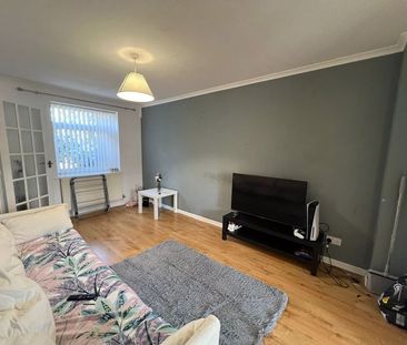 Courtlands - Photo 2