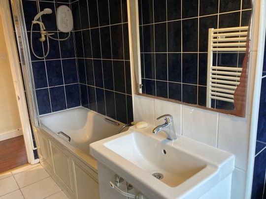 Portswood Road, Southampton - Photo 1