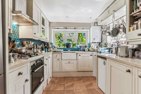 3 bedroom maisonette to rent - Photo 2