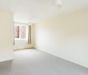 2 Bed Flat - Photo 4