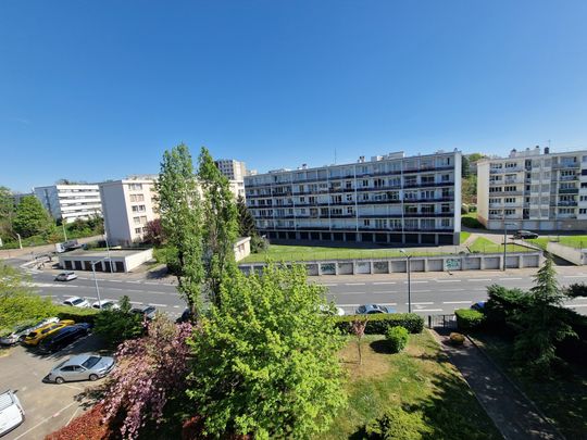 Coquet T1, rafraichi et meublé + cave et parking- Disponible ! - Photo 1