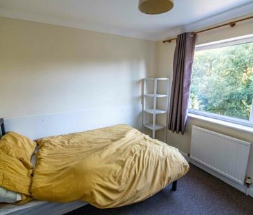 14 Melrose Close - Photo 2