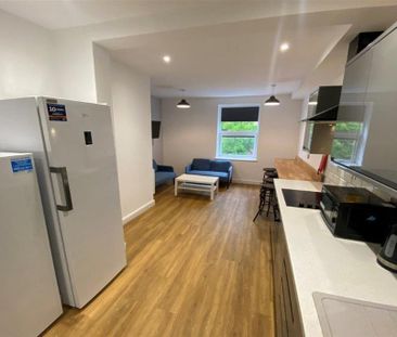 5 bedroom apartment to rent - Photo 1