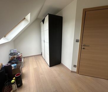 Ruim duplex-appartement met 2 autostaanplaatsen - Photo 6