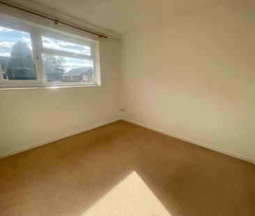 DIBDEN CLOSE, MUSCLIFF (P01205) - Photo 4