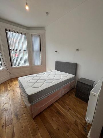 47 Malone Avenue, Belfast, BT9 6ET - Photo 3