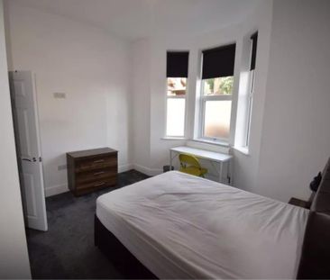 6 Beds - Property - - Photo 2