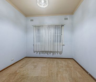 Space, Privacy & Convenience in the Heart of Pennant Hills - Photo 3