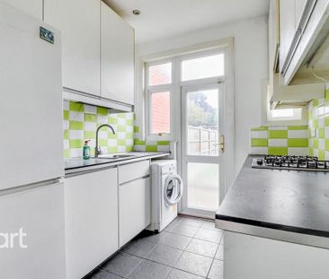 4 bedroom terraced house to rent - Photo 5