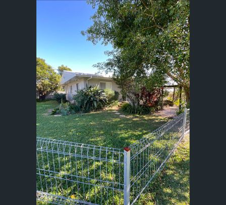 7 SCHILLING AVENUE, Southport, Qld 4215 - Photo 1
