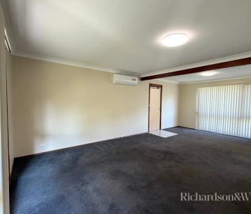 “Comfortable Family Home!” - Photo 1
