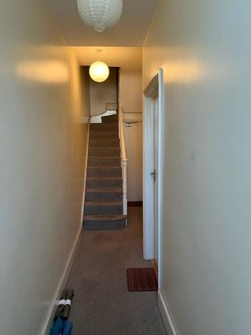 Studio Flat, Bowes Road, N13 - Photo 4