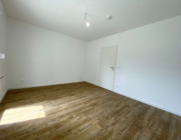 *Erstbezug nach Kernsanierung*Tageslichtbad*Balkon* - Foto 1