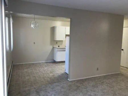 5018 - 43 Street — H - Photo 2