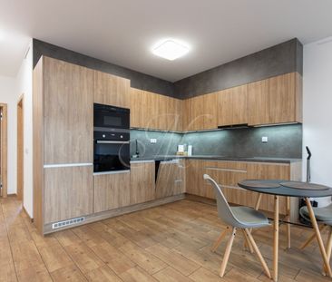 METROPOLITAN │Zariadený 2i byt s 2 balkónmi a parkovaním, Ružinov - Photo 1