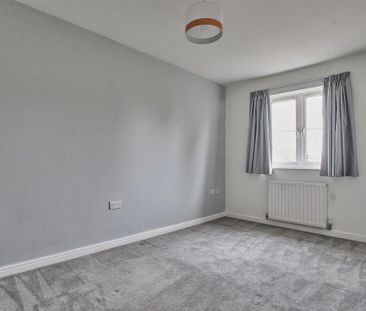 3 bedroom end of terrace house to rent - Photo 1