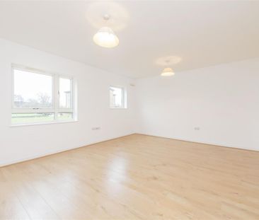 2 bed Apartment To Let - Photo 4