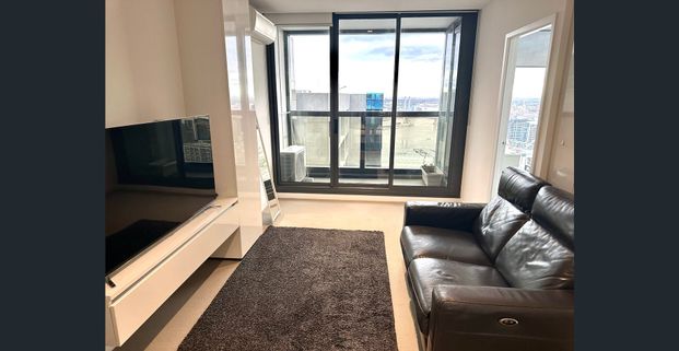 Madison CBD Apt around 15 minutes to RMIT & Melbourne Uni - Photo 1