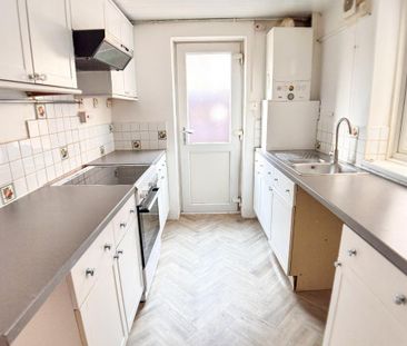 2 bedroom ground floor maisonette to rent - Photo 4