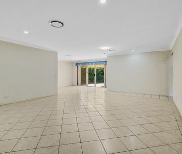 Spacious 4-Bedroom Family Home � Walk to John Flynn Hospital - Photo 5