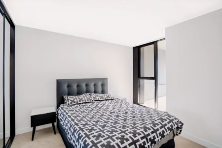 1 bed 1 bath - Photo 2