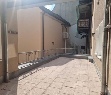 Zweiraumwohnung mit großer Terrasse im Stadtzentrum - Foto 1