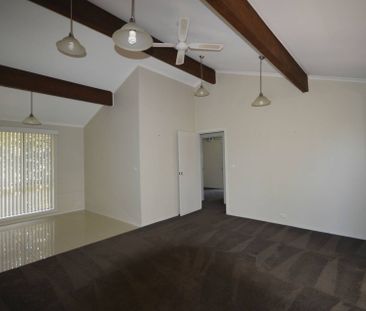 Gorgeous 2 Bedder in Court location!!!! - Photo 4