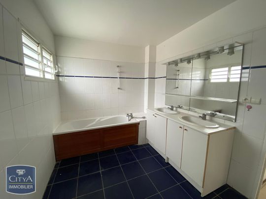 Location Appartement 5 pièces 129m² ST DENIS 97400 - Photo 1