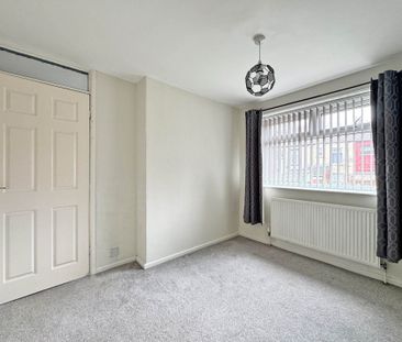 Turf Lane, Royton - Photo 5