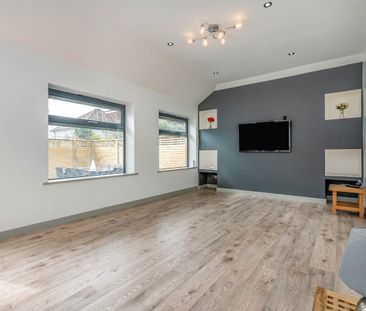 4 Bed Semi-Detached House, Arlington Green, NW7 - Photo 1