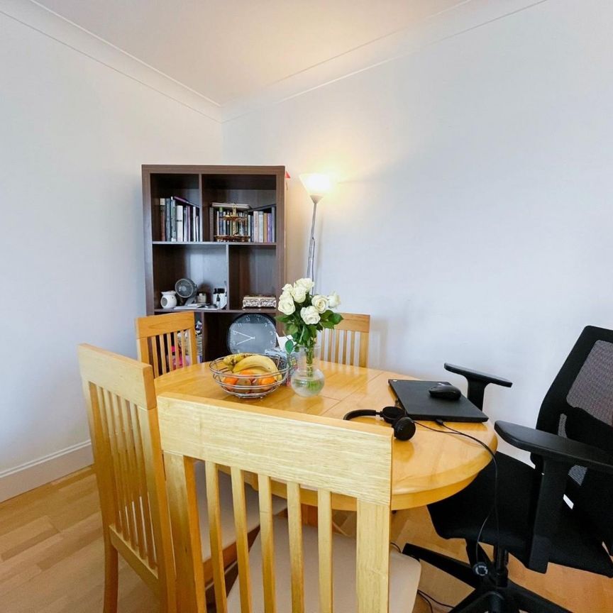 2 bedroom Flat To Let - Photo 1