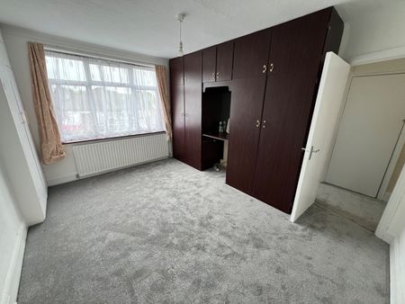 2 Bed Flat, London, N12 - Photo 2